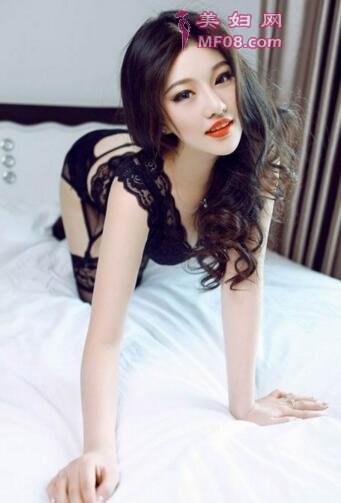 请感故事：我和后妈的机请新爱故事 与后妈爱爱高潮不断