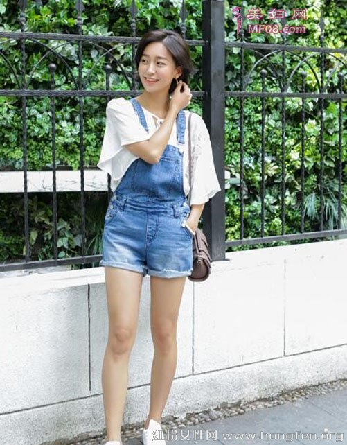 青春减龄学院风牛仔背带短裤 夏季穿出少女气质