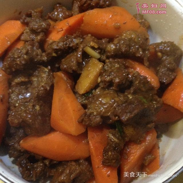 胡萝卜烧牛腩