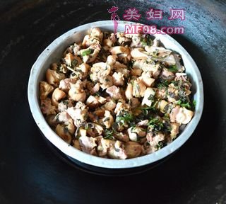 紫苏蒸猪手