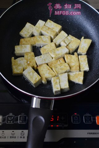 猪油渣烧豆腐