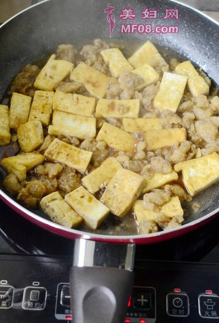 猪油渣烧豆腐