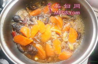 鸡与香菇的故事