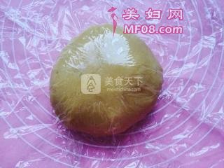 广式蛋黄月饼的做法步骤：3
