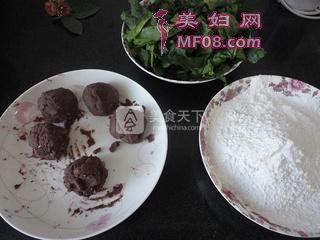 自制青团的做法步骤：1
