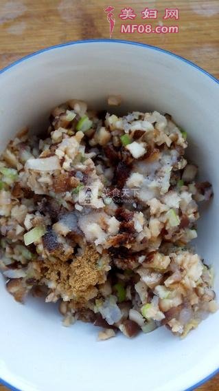 香菇虾仁生煎包的做法步骤：5