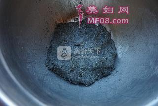 团团圆圆～五彩黑芝麻汤圆的做法步骤：3