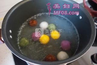 团团圆圆～五彩黑芝麻汤圆的做法步骤：17