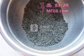 团团圆圆～五彩黑芝麻汤圆的做法步骤：1