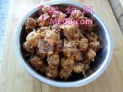 炸丸子的做法步骤：11