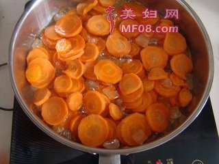 胡萝卜果脯的做法步骤：4