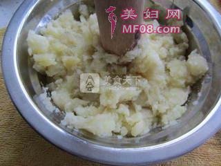 土豆沙拉的做法步骤：2