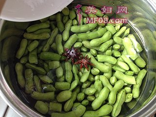 盐水毛豆的做法步骤：4