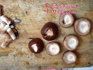 烤香菇鹌鹑蛋的做法步骤：1