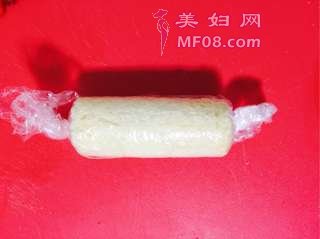 草莓蜡烛吐司的做法步骤：5