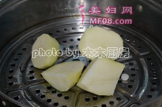 蔓越莓干土豆泥的做法步骤：1
