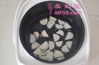 蓝莓山药泥的做法步骤：1