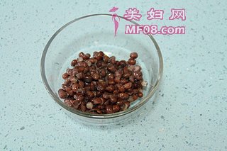 养生美味两不误：【蜜豆山药糕】的做法步骤：2