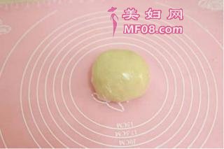 【番茄配方】抹茶红豆酥—— 抹茶味伴随左右萦绕心头的做法步骤：4