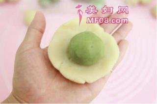 【番茄配方】抹茶红豆酥—— 抹茶味伴随左右萦绕心头的做法步骤：11