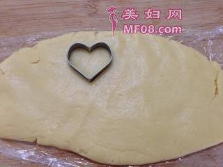 【爱心杏仁饼】----想念的心的做法步骤：9