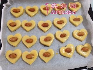 【爱心杏仁饼】----想念的心的做法步骤：12