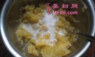 牛油果拌薯茸的做法步骤：3