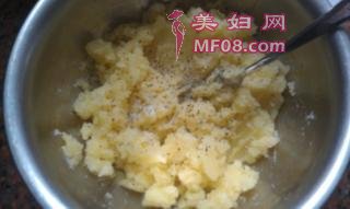 牛油果拌薯茸的做法步骤：2