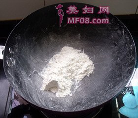 夏日传统点心~绿豆糕的做法步骤：3