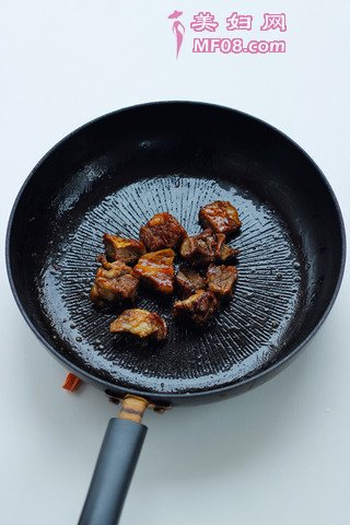 【榨菜香菇牛腩粉】的做法步骤：4