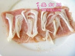 夹心大排卷的做法步骤：6