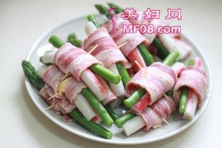 芦笋培根卷的做法步骤：5