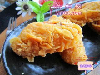 香酥炸鸡--给她（他）做千颂伊最爱的炸鸡的做法步骤：8