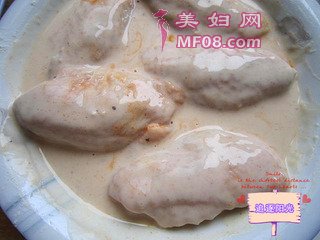 香酥炸鸡--给她（他）做千颂伊最爱的炸鸡的做法步骤：3