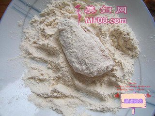 香酥炸鸡--给她（他）做千颂伊最爱的炸鸡的做法步骤：4