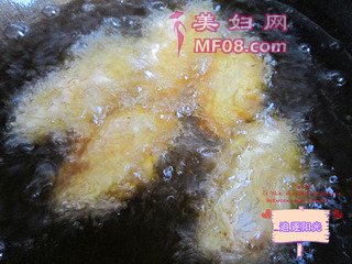 香酥炸鸡--给她（他）做千颂伊最爱的炸鸡的做法步骤：7