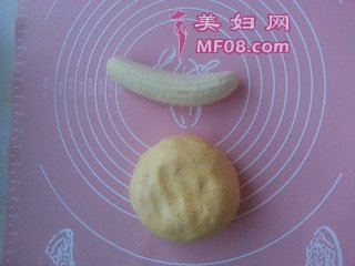 南瓜糯米香蕉条的做法步骤：6