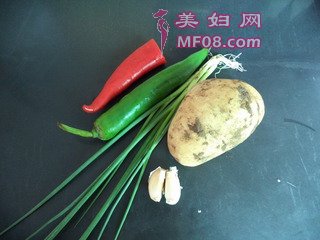 孜然土豆块的做法步骤：1