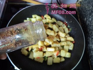 孜然土豆块的做法步骤：12