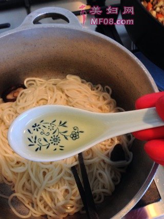葱油拌面的做法步骤：5