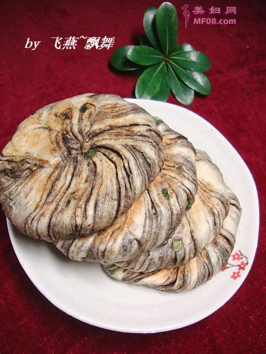 豆渣好去处-------【豆渣香葱麻酱烧饼】的做法