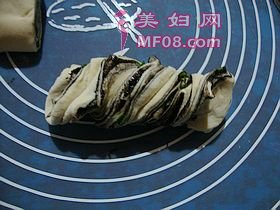 豆渣好去处-------【豆渣香葱麻酱烧饼】的做法步骤：14