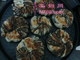 豆渣好去处-------【豆渣香葱麻酱烧饼】的做法步骤：18