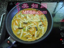 【鲜蔬奶酪鸡蛋饼】--- 营养又美味的独特风味的做法步骤：7