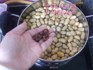 盐水花生的做法步骤：4