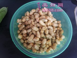 盐水花生的做法步骤：1