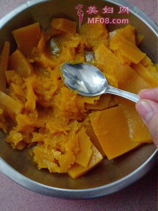 【补中益气、清热生津】——南瓜绿豆糯米糍的做法步骤：2