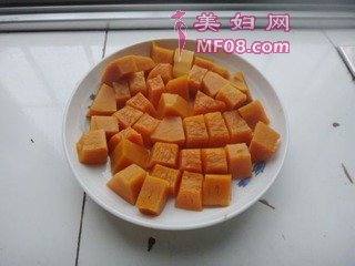 吃水果一样吃南瓜——杏仁南瓜的做法步骤：4