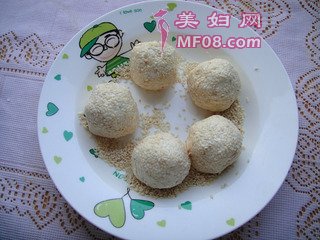 紫薯麻团的做法步骤：7