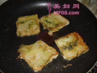 海苔煎年糕片的做法步骤：7